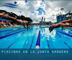 Piscinas en La Junta Gardens